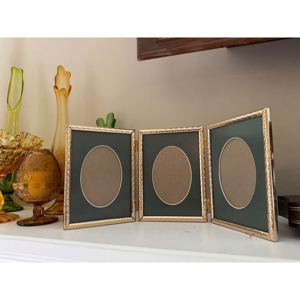 Vintage MCM Triple Folding Picture Frame Gold Tone Oval Green Mat 5x7 Hinged
